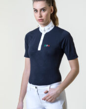 Polo da equitazione da concorso donna Allure bianca e blu con colletto in popeline e passamaneria floreale, ideale per gare di equitazione