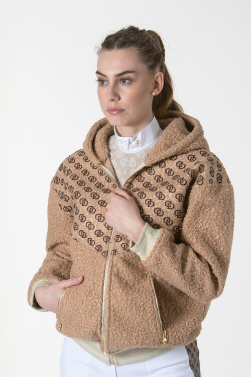 Felpa FLUFFY Teddy donna con cappuccio e zip, logo Accademia Italiana Style all-over, ideale per equitazione e tempo libero.