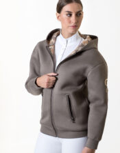 Felpa Unisex Philosophy con cappuccio, stampa testa di cavallo e logo Accademia Italiana, tessuto doppiato caldo e morbido.