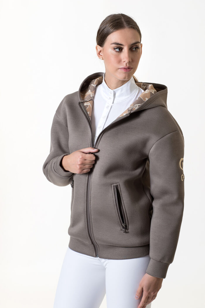 Felpa Unisex Philosophy con cappuccio, stampa testa di cavallo e logo Accademia Italiana, tessuto doppiato caldo e morbido.